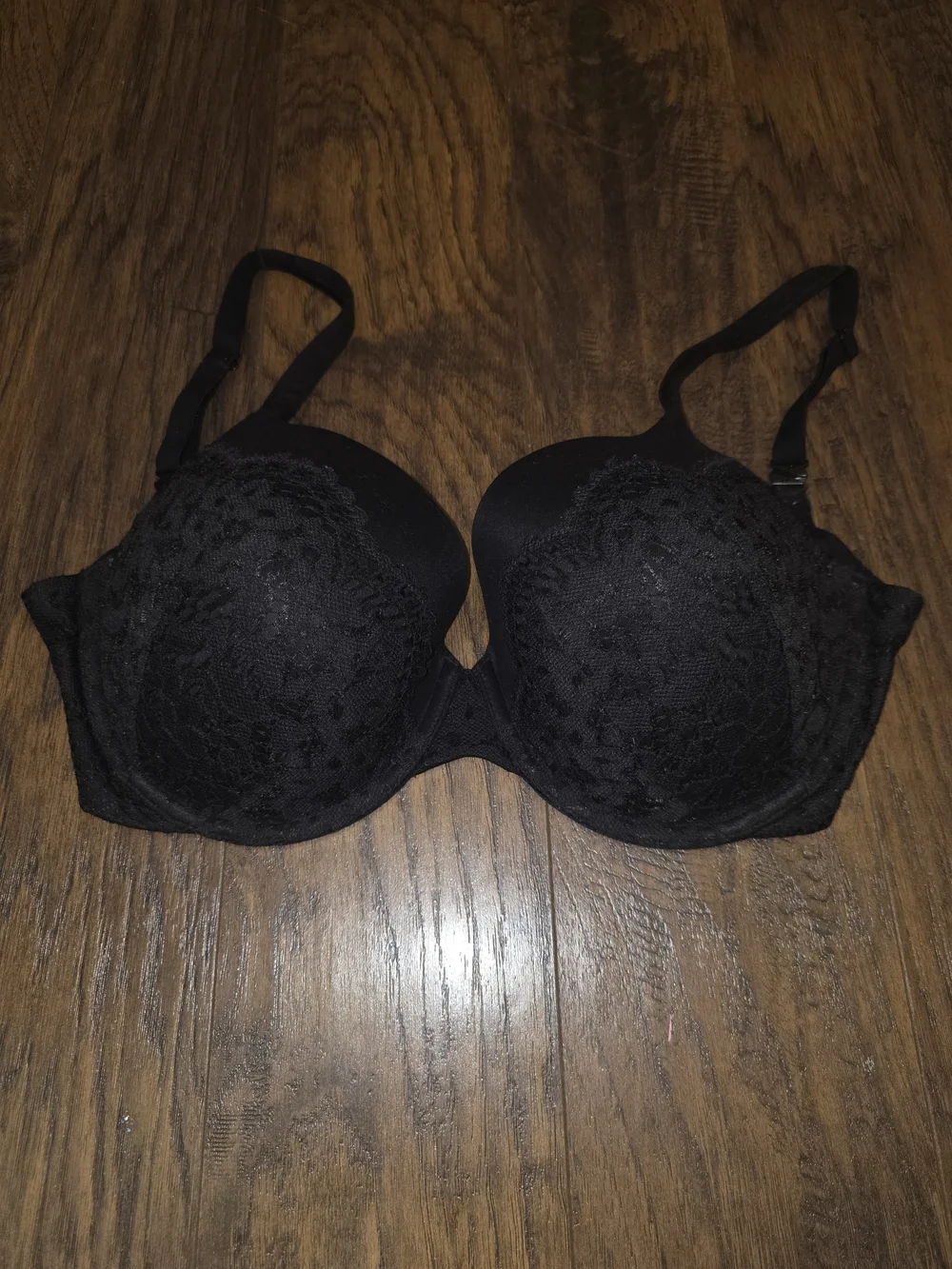 Victoria's Secret Body By Victoria Black Lace Push-Up Bra